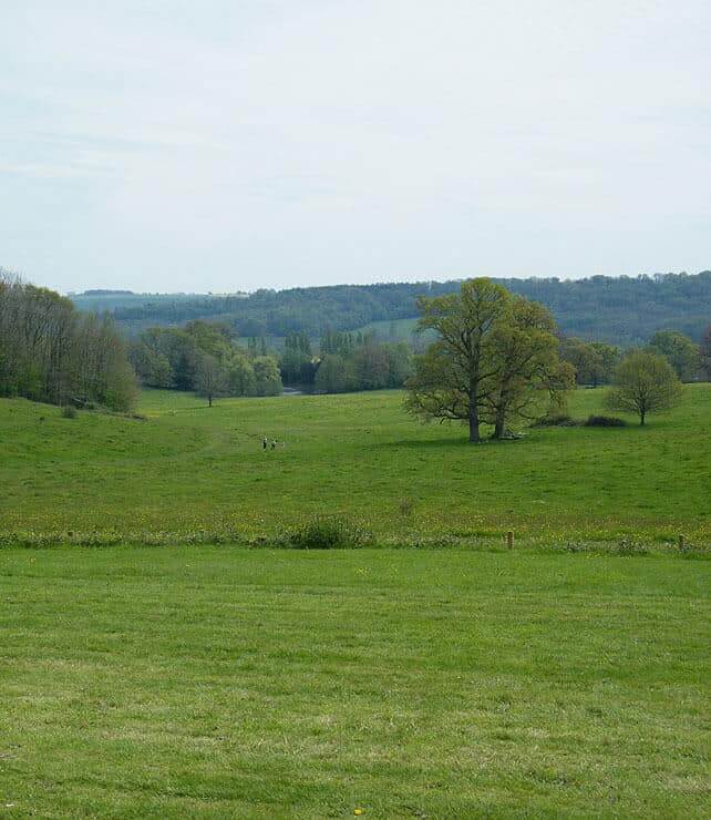 walk to Dinton Park from our Dog friendly holiday cottage in wiltshire